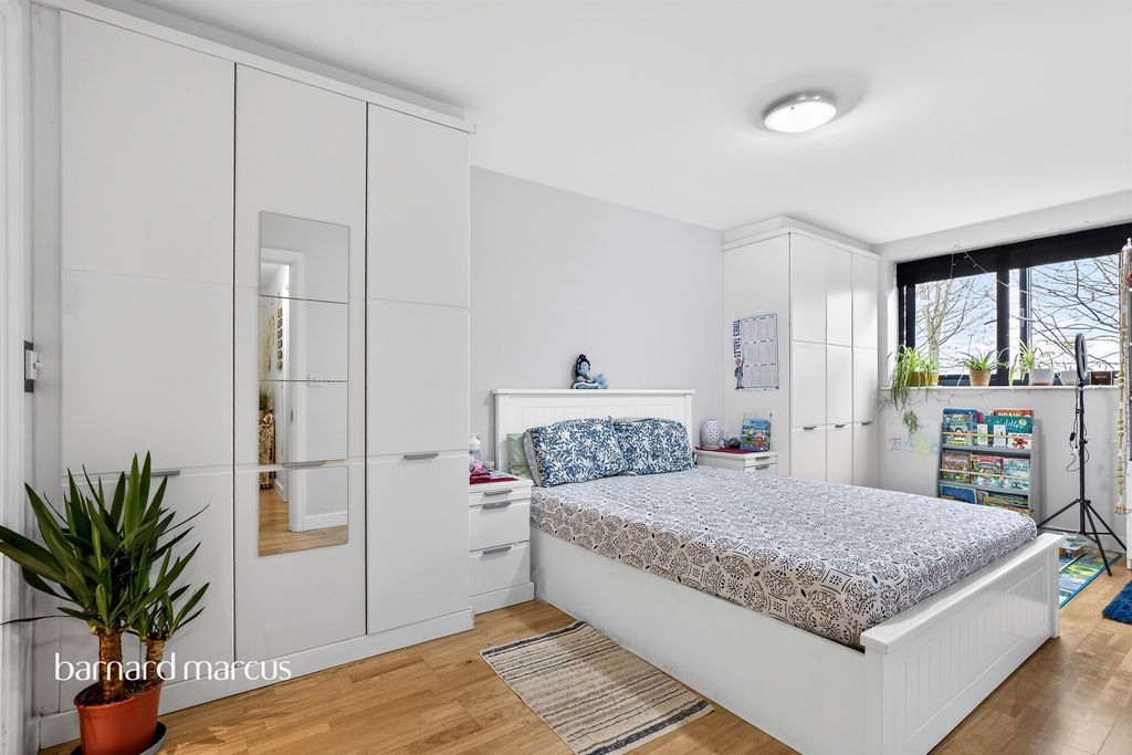 Property photo 3 of 20