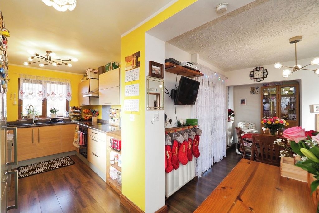 Property photo 3 of 20 Img_4101