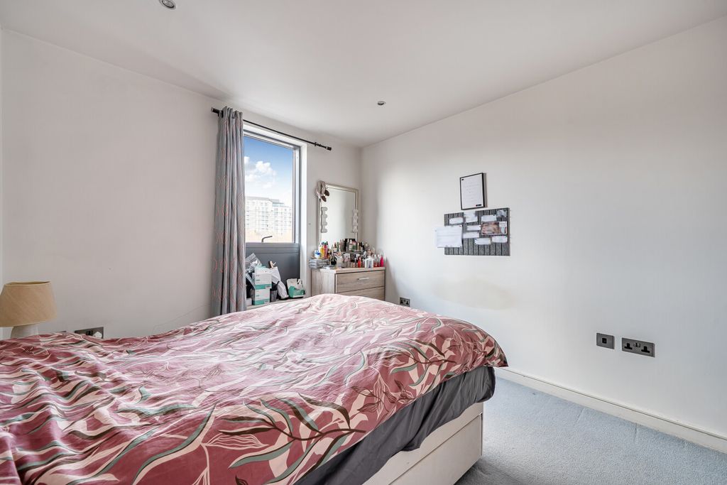 Property photo 3 of 16 1403666-14-699d95...