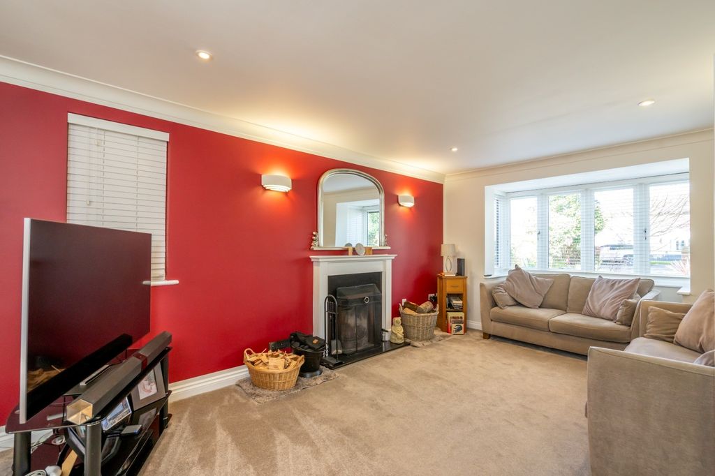Property photo 2 of 33