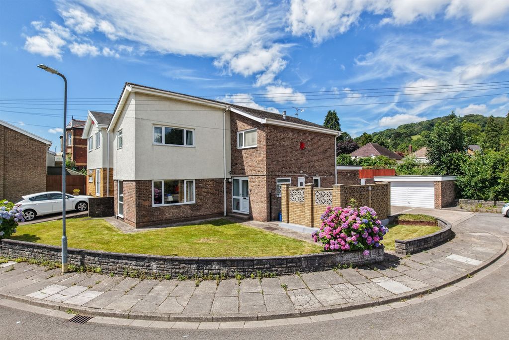 Property photo 1 of 29