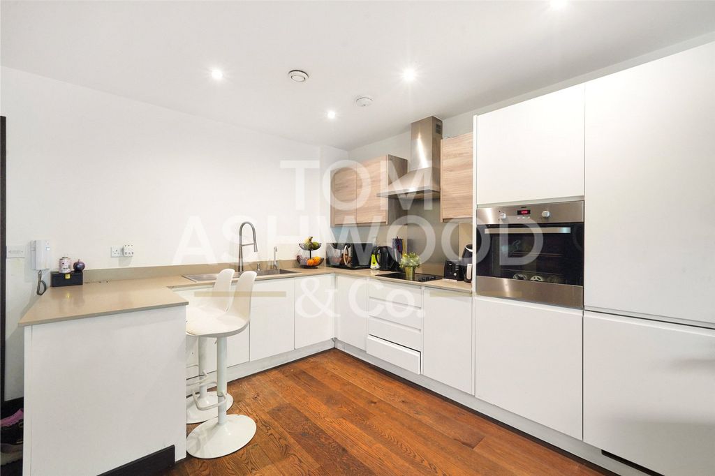 Property photo 2 of 7 Picture No. 18