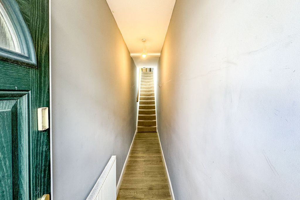 Property photo 2 of 15 52A Alexandra Road, Sheerness, Kent, Me12 2As