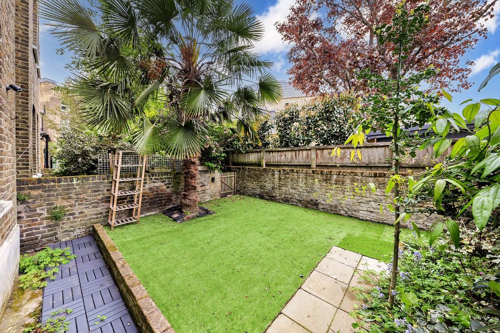 Property photo 2 of 11