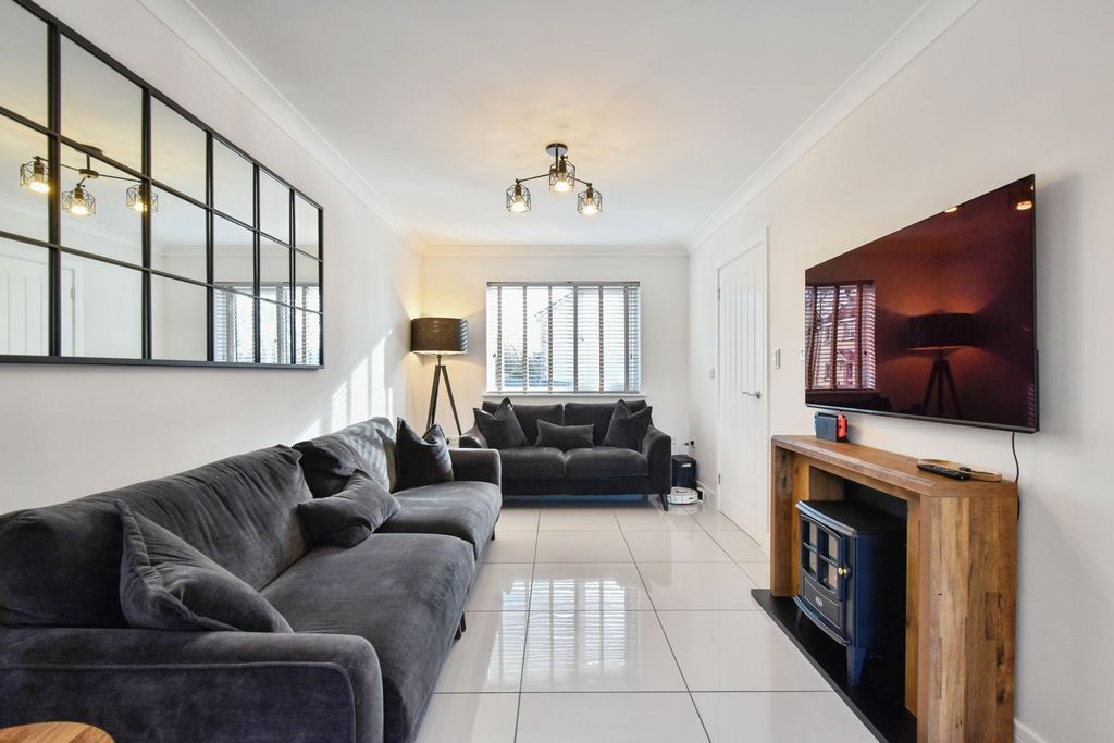 Property photo 2 of 21 Pbox-Img.Jpg