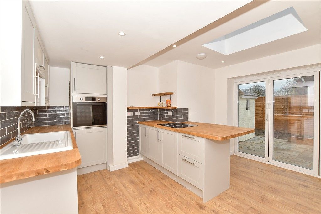 Property photo 2 of 20 Kitchen