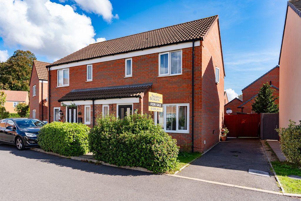 Property photo 1 of 11