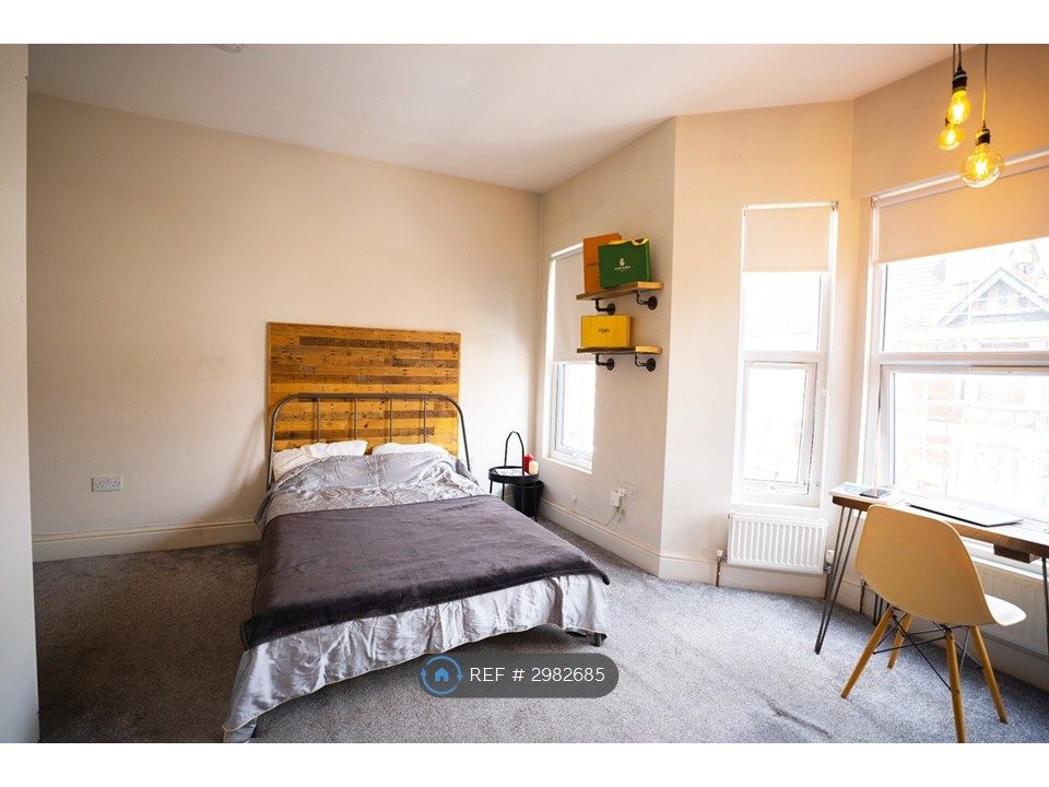 Property photo 2 of 9
