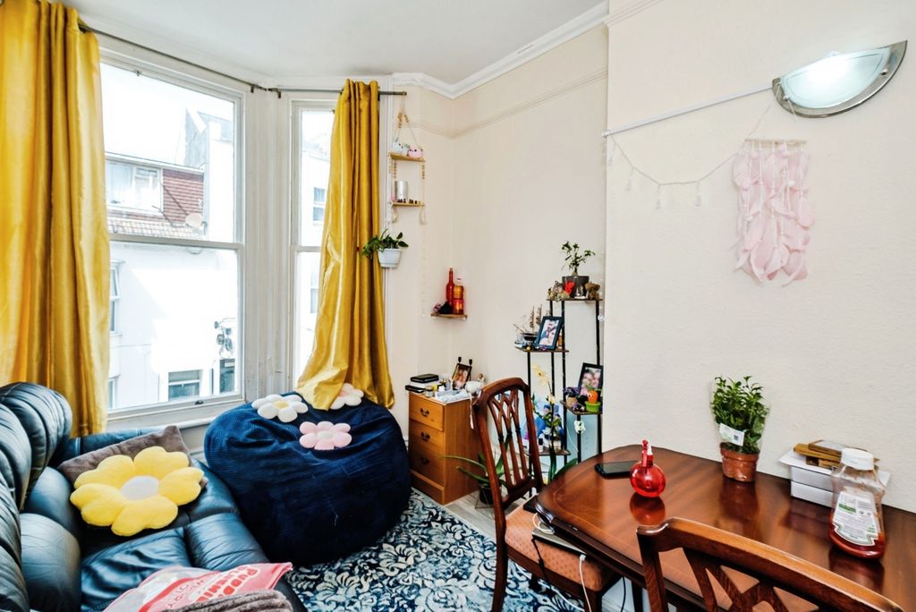 Property photo 2 of 16 Pbox-Img.Jpg