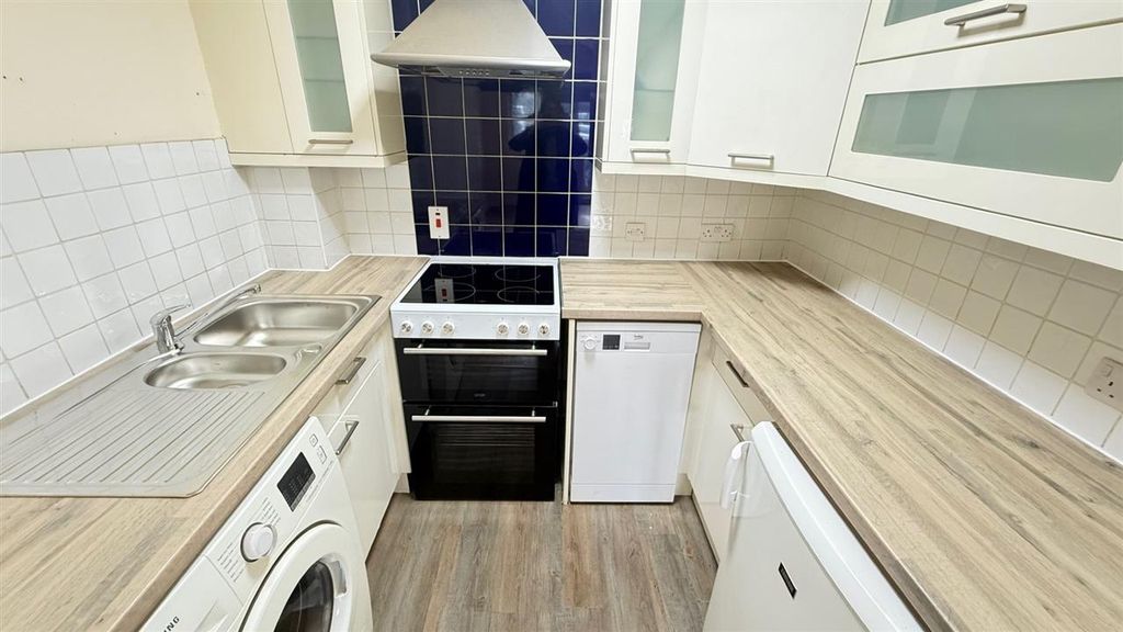 Property photo 2 of 7 Location