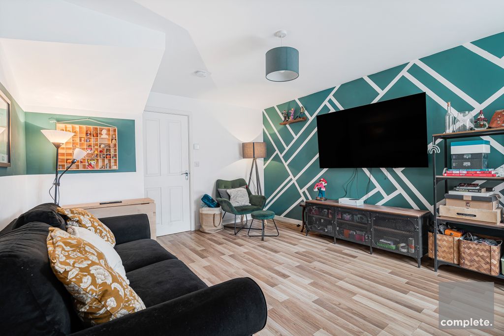 Property photo 3 of 16 18_85082_Watermarked