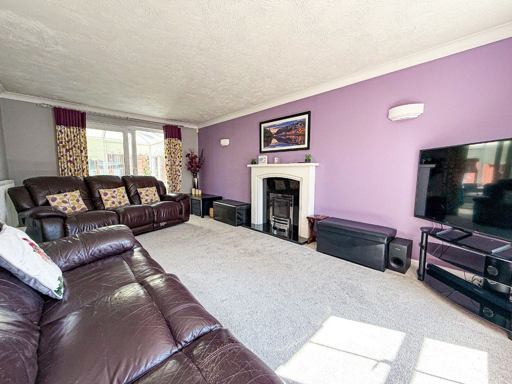 Property photo 2 of 25 4111544