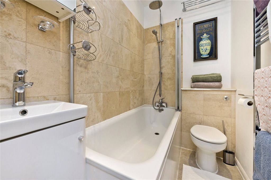 Property photo 2 of 10 A085i00000L8Xk5Aab_Nho140105_13.Jpg