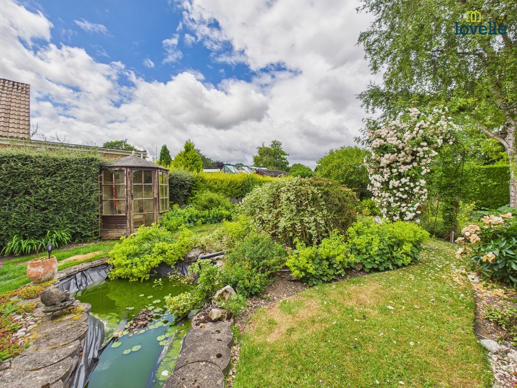 Property photo 2 of 18