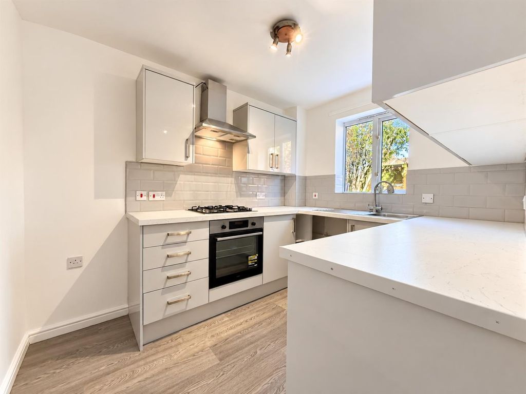 Property photo 2 of 11 Kitchen.Jpg