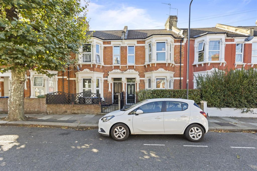 Property photo 2 of 11