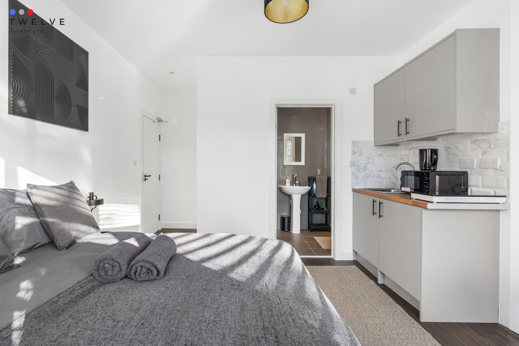 Property photo 2 of 15 Entire Studio