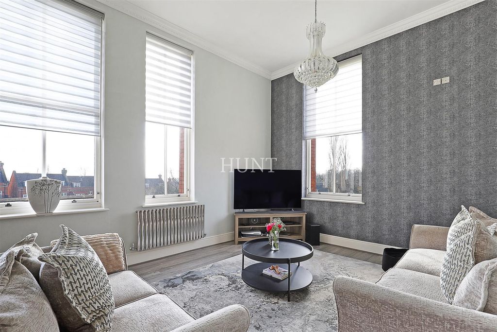 Property photo 3 of 31