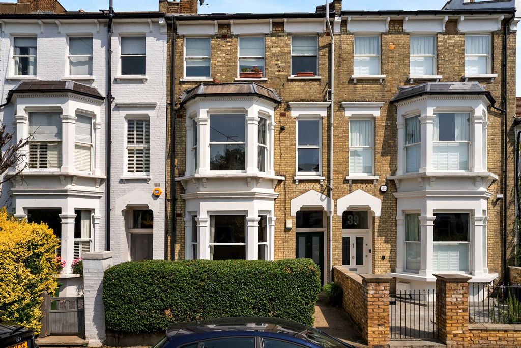 Property photo 1 of 12