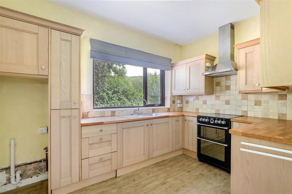 Property photo 2 of 21 Ph41_5316529.Jpg