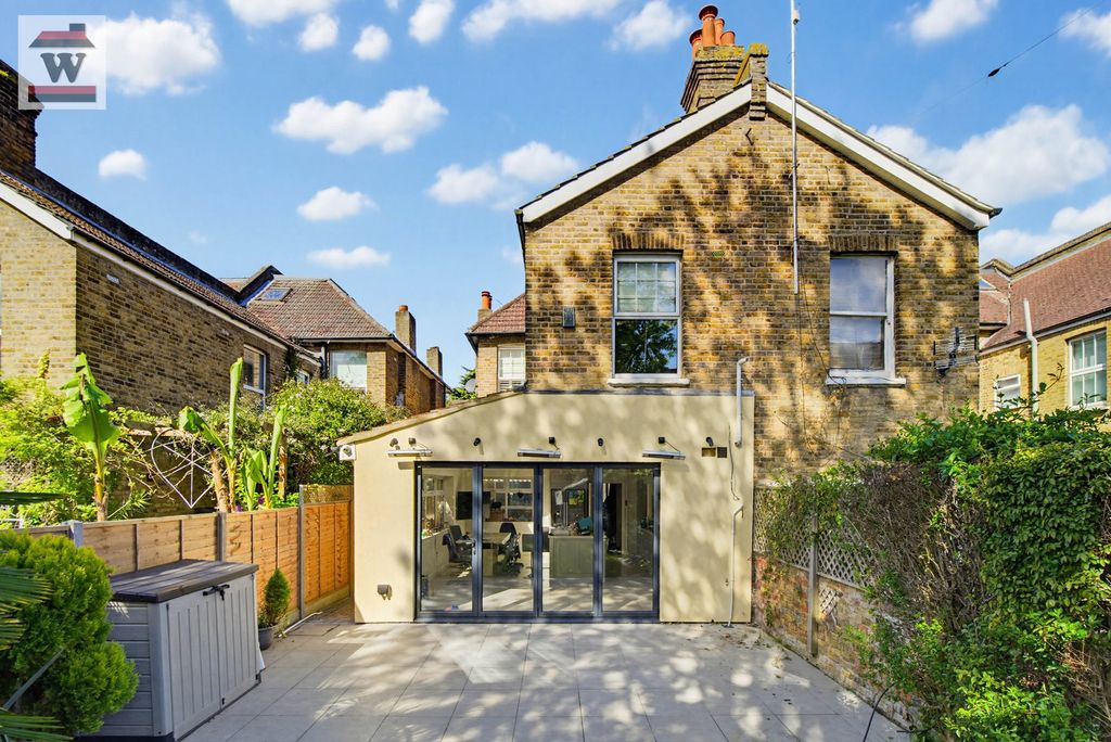 Property photo 3 of 16