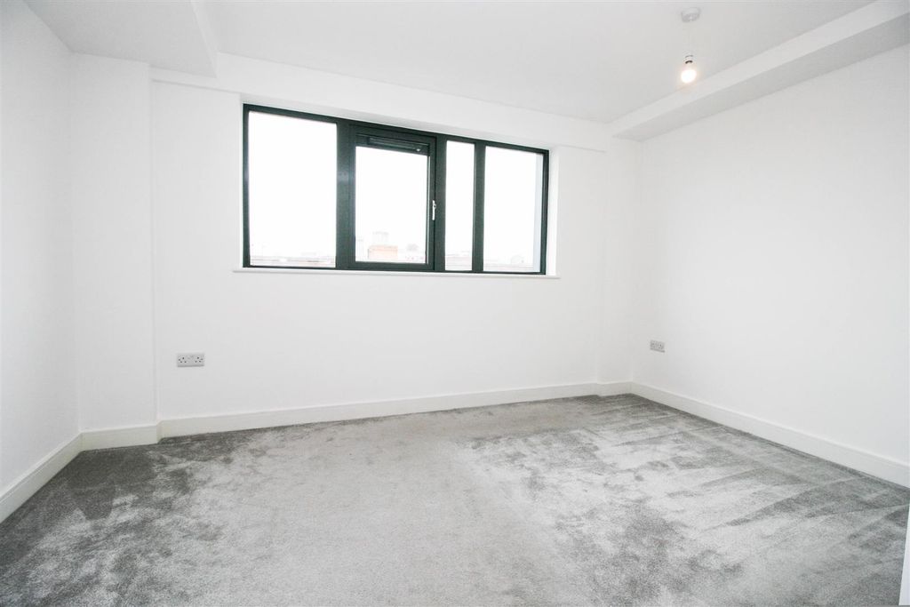 Property photo 3 of 6