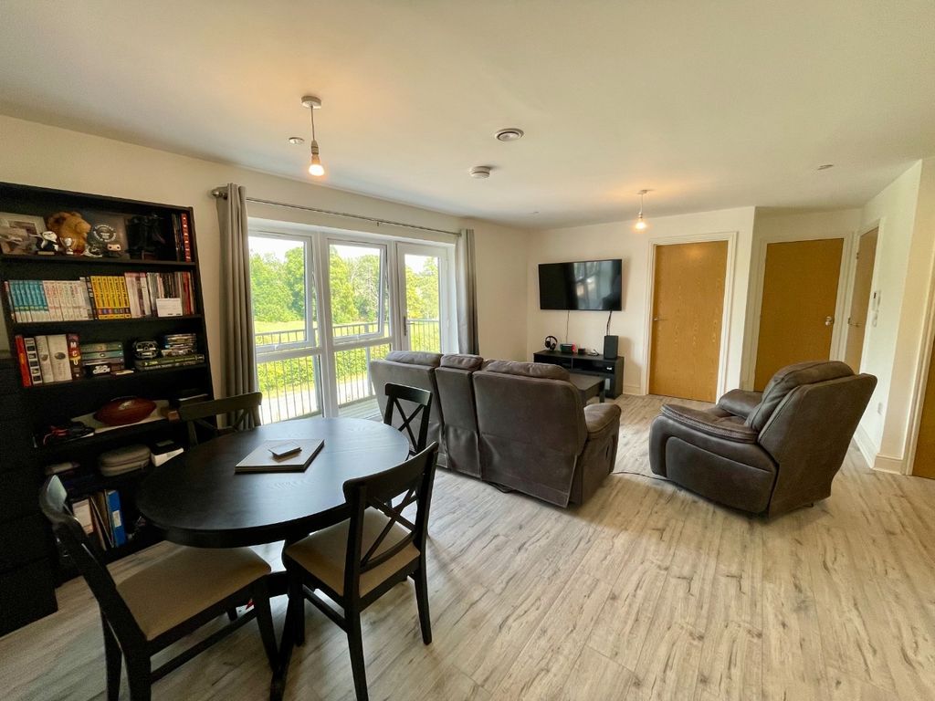 Property photo 3 of 8 4300512