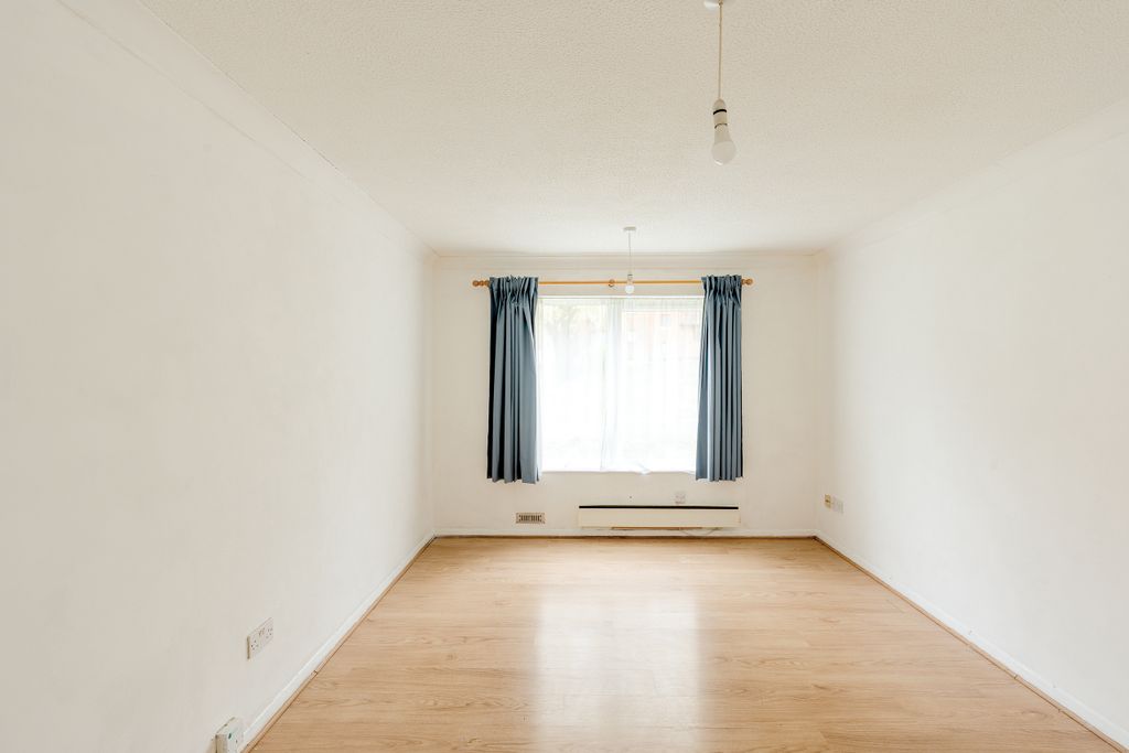 Property photo 3 of 11 3