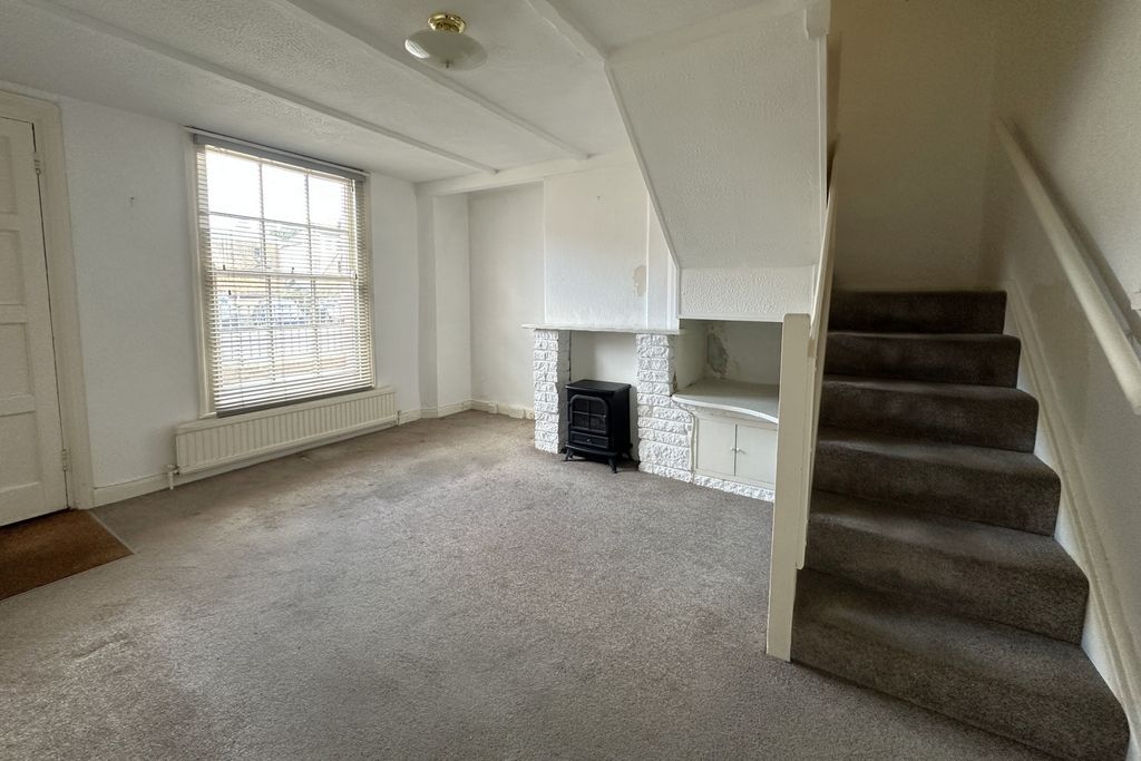 Property photo 3 of 9 Photo 4