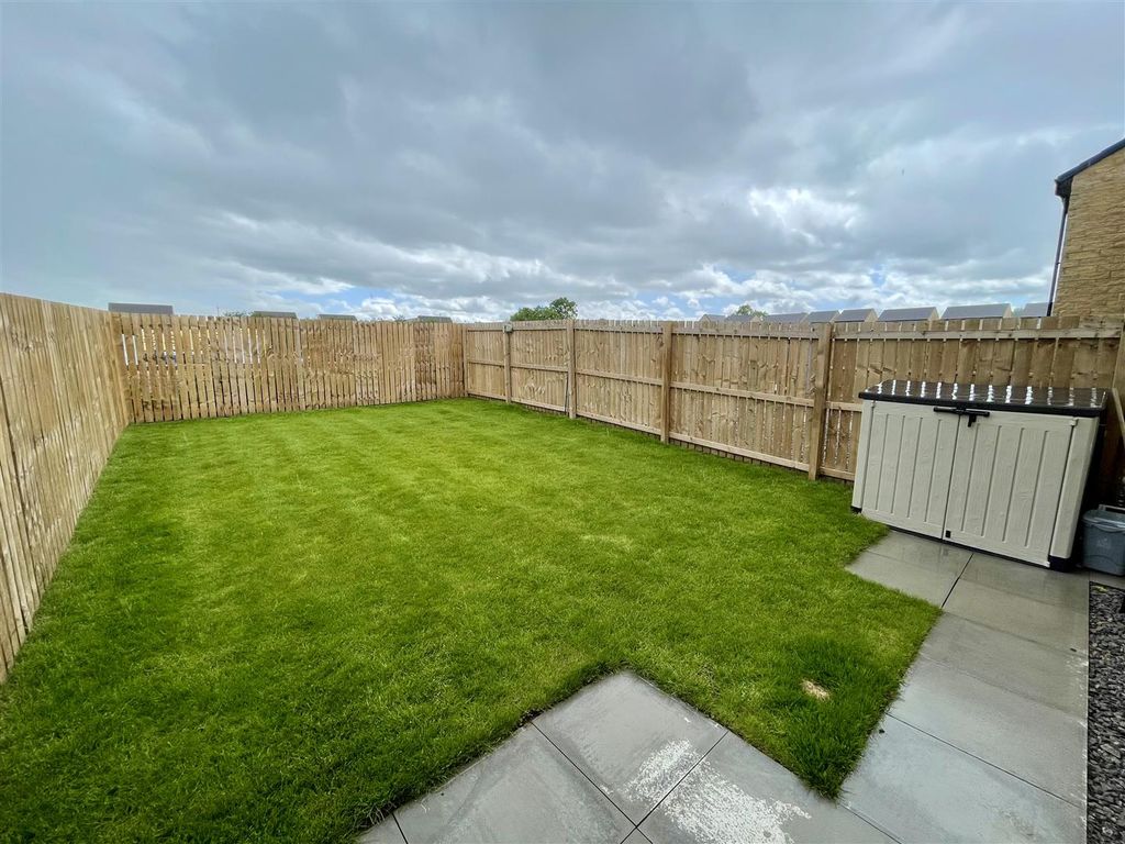 Property photo 3 of 12 Externally