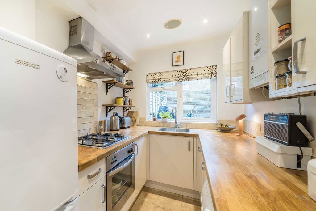 Property photo 3 of 7