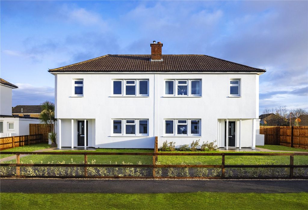 Property photo 1 of 40 Picture No. 27