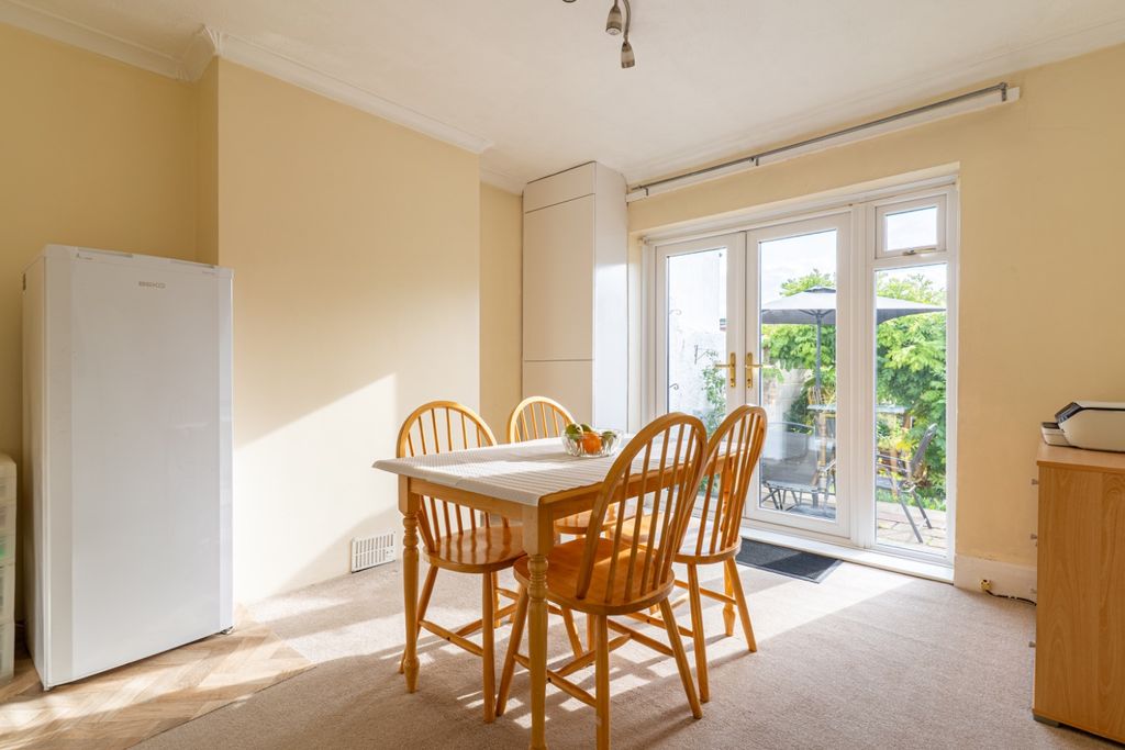 Property photo 3 of 17 5446503