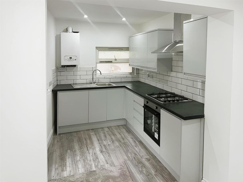 Property photo 1 of 15 Kitchen.Jpg