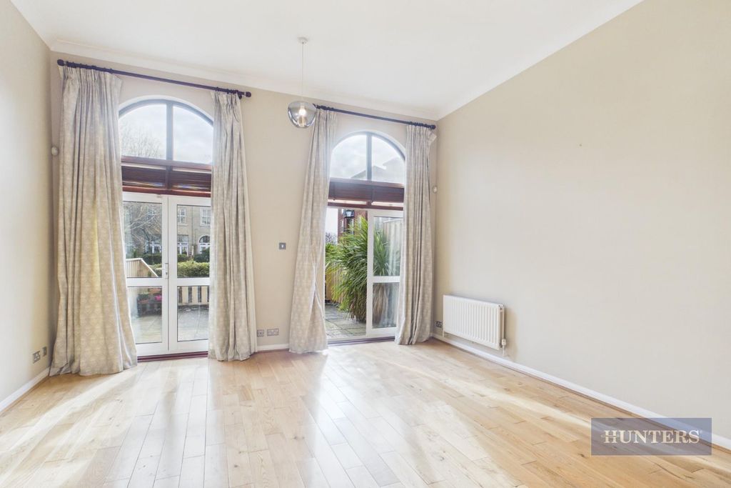 Property photo 2 of 22 Cam05152G0-Pr0365-Still018.Jpg