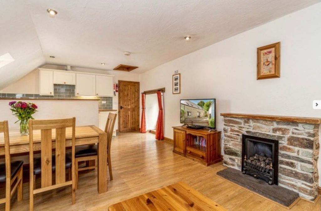 Property photo 3 of 11