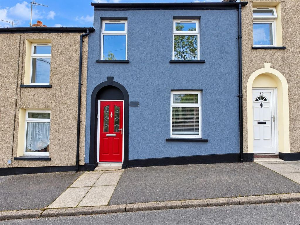 Property photo 1 of 15 21995.Jpg