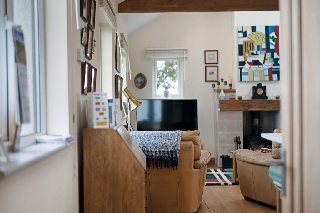 Property photo 3 of 35