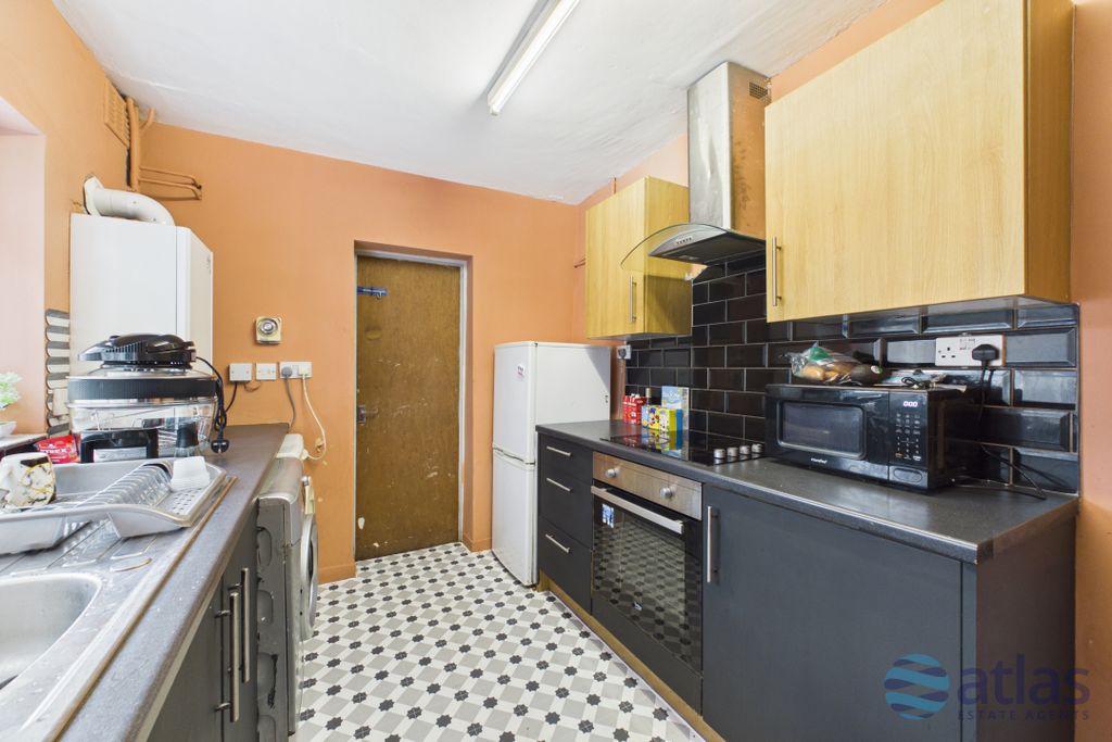 Property photo 2 of 17 Kitchen