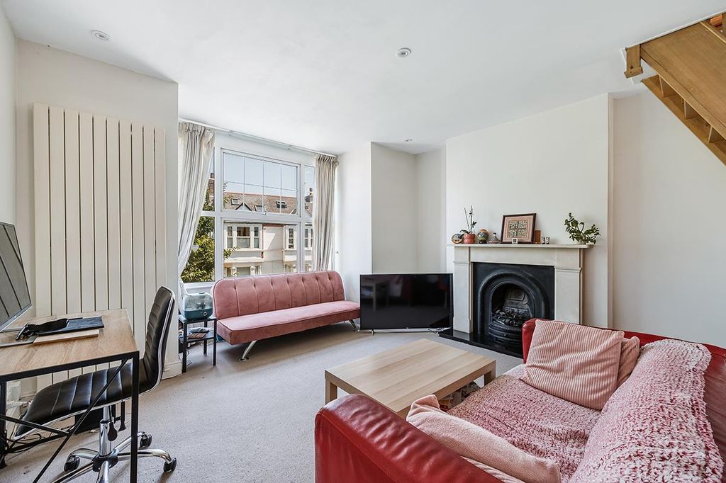 Property photo 2 of 9 9A Florence Road-2.Jpg