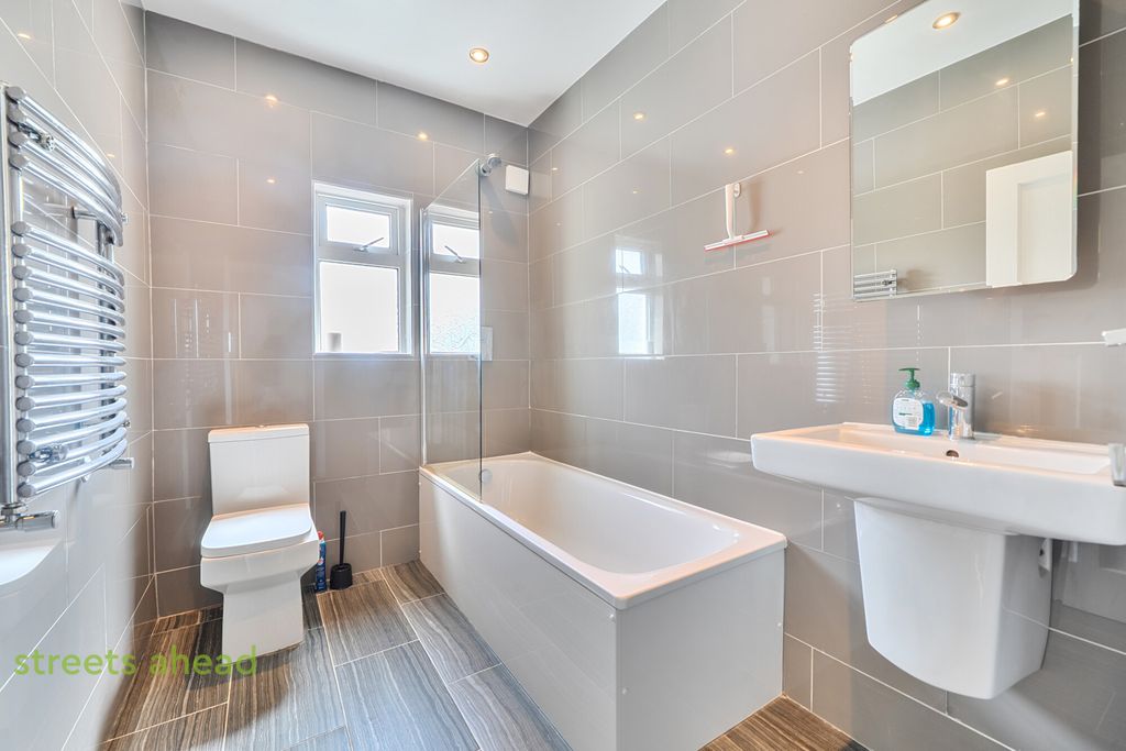 Property photo 2 of 15 0Da1235F-86Fd-450...