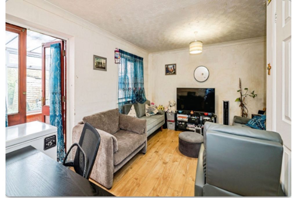 Property photo 2 of 12