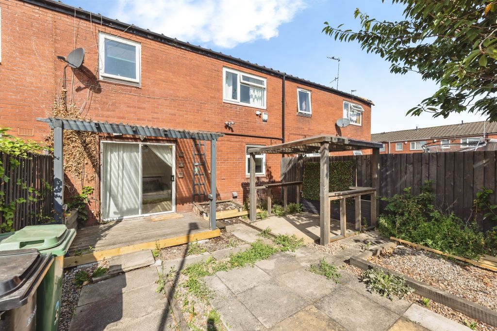 Property photo 1 of 11