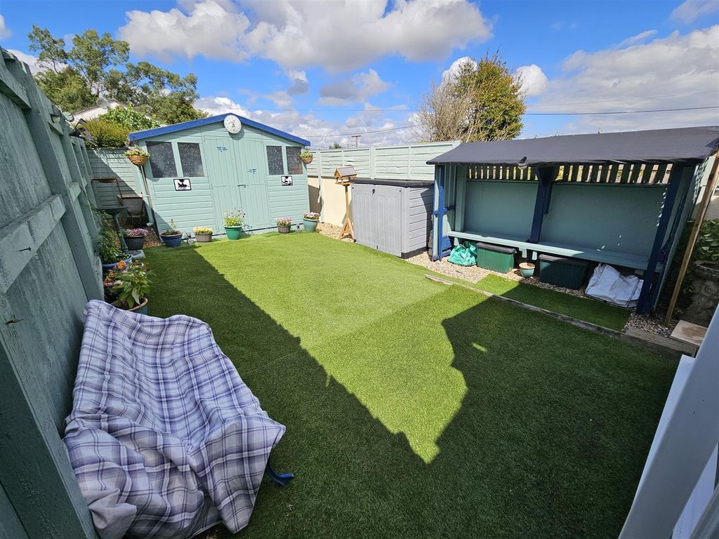 Property photo 2 of 10 Garden.Jpg