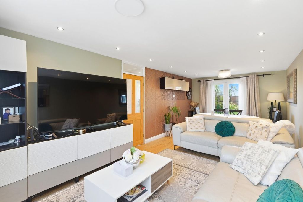 Property photo 2 of 19 2.Jpg