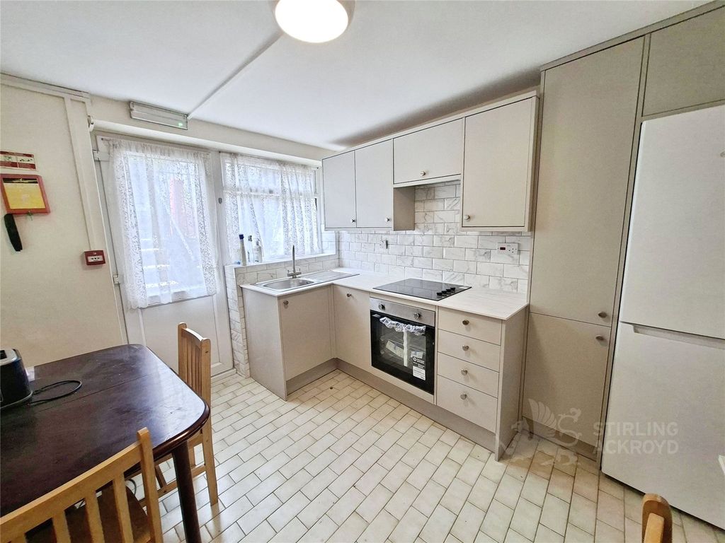 Property photo 3 of 26 Kitchen