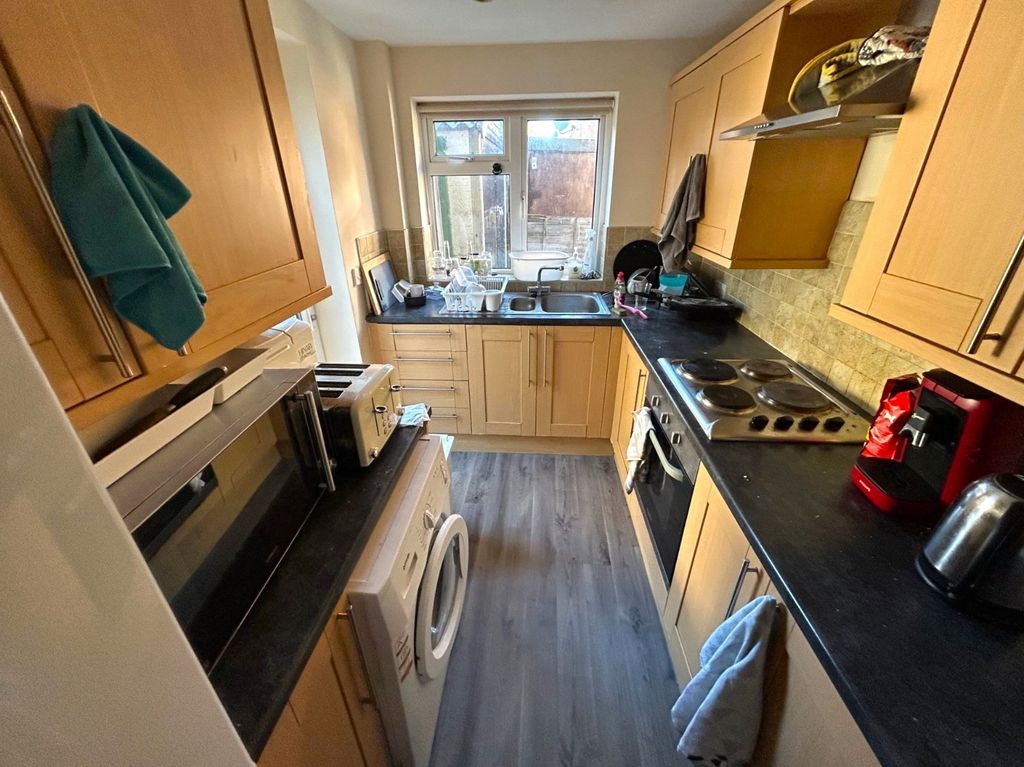 Property photo 2 of 14 Picture No. 25