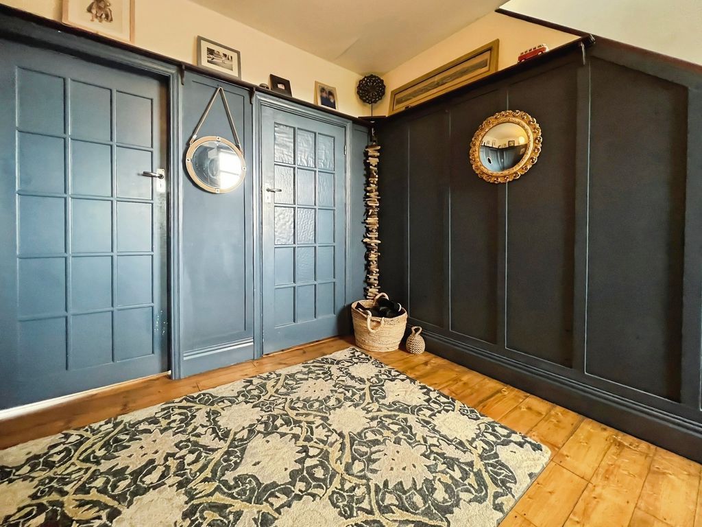 Property photo 3 of 39 Photo 28