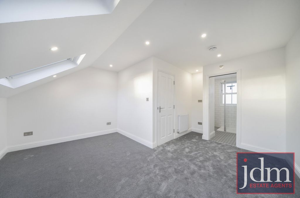 Property photo 1 of 13 527d4601-c86d-4A6...