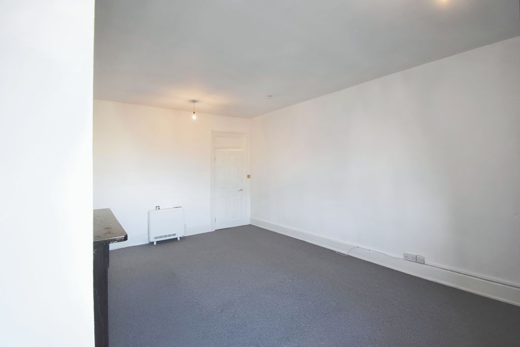 Property photo 2 of 7 75B35Dce-Fileacce...